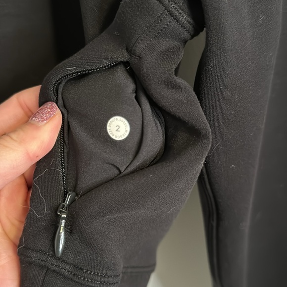 Lululemon get centered crop hoodie in black - Picture 5 of 5